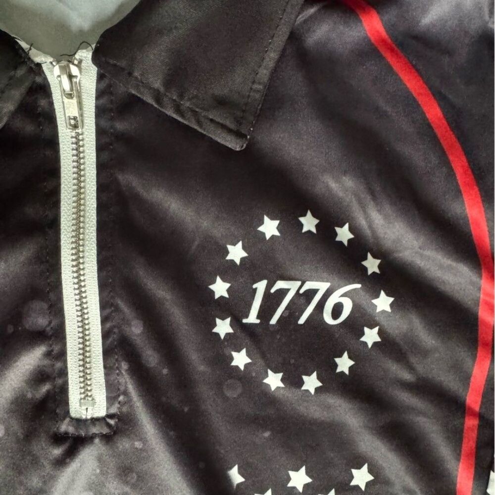 Men’s patriotic quarter zip size large - Picture 3 of 4